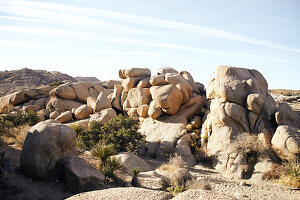 Blick auf eine Felsformation im Joshua Tree Park, Kalifornien, USA