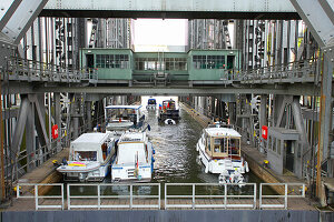 mit dem Hausboot auf der Havel-Oder-Wasserstraße, Oder-Havel-Kanal, Mecklenburger Gewässer, Schiffshebewerk Niederfinow, Brandenburg, Deutschland, Europa