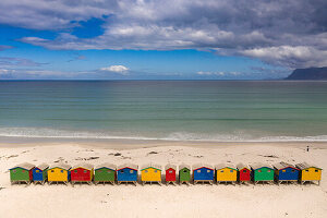 bunte Strandhäuser in Muizenberg, Western Cape, Südafrika