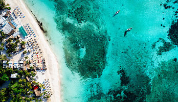 Luftaufnahme „Karibischer Strandurlaub“, Xpu Há, Quintana Roo, Mexiko
