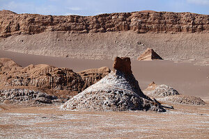  Chile; northern Chile; Antofagasta Region; Cordillera del Sal; on the border with Bolivia; at San Pedro de Atacama; Valle de la Luna 