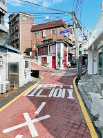 Straße im Partyviertel Itaewon, Ausgehmeile, Seoul, Südkorea