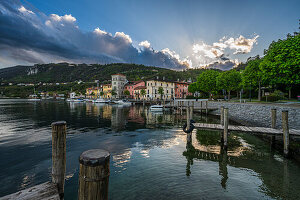  View of the old town and harbor of Pella is a municipality on the western shore of Lake Orta in the Italian province of Novara, Lake Orta is a northern Italian lake in the northern Italian, Lago d&#39;Orta, or Cusio, region of Piedmont, Italy, Europe 