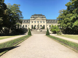 Blick vom Schlosspark aufs Stadtschloss in Fulda, Hessen, Deutschland
