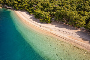 Strand Punta Rata bei Brela von oben gesehen, Kroatien, Europa 