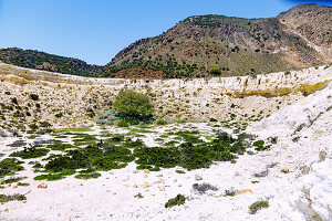 Andreas-Krater in der Caldera auf der Insel Nissyros (Nisyros, Nissiros, Nisiros) in Griechenland
