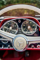  Classic Cars, Vintage Cars, Mercedes Cabrio, Dashboard red, 