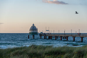 Tauchgondel, Seebrücke, Abendlicht, Fischland-Darß-Zingst, Zingst, Mecklenburg-Vorpommern, Deutschland