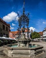 Gänseliesel-Brunnen am Marktplatz von Göttingen, Deutsche Märchenstraße, Niedersachsen, Deutschland