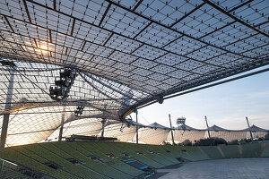 Blick auf das Olympiastadion, München, Oberbayern, Bayern, Deutschland, Europa