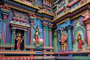  Colorful interior of the Hindu temple Kannanur Mariamman Kovil, Port Louis, Port Louis, Mauritius, Indian Ocean 