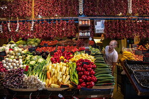 Gemüsestand in der Zentralmarkthalle, Pest, Budapest, Ungarn, Europa