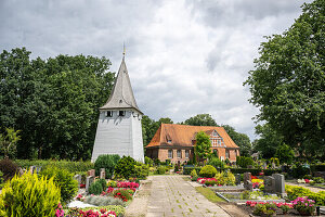  Evangelical Lutheran Church of St. Severini with bell tower, Hamburg district of Kirchwerder, Vierlanden, Germany 