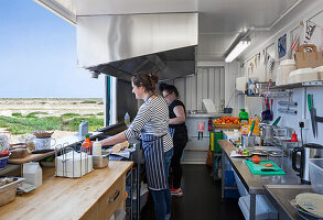 The Dungeness Snack Shack, Imbissbude für frischen Fisch, Dungeness, Romney Marsh, Kent, England, Großbritannien
