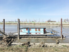  Houseboat at the Spreehafen in Hamburg-Veddel, Hamburg, Germany, Europe 