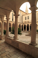  Kroatien, Zadar, Franziskanerkloster, Kreuzgang,  