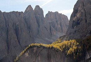 an der Passstraße Grödnerjoch bei Colfosco mit Sella, Alta Badia, Dolomiten, Südtirol, Italien