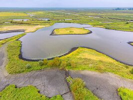 Luftaufnahme des Reserve Pierre Constant bei St-Malo-de-Guersac im Parc Regional de Briere auf der Halbinsel Guérande, Côte d'Amour, Pays de la Loire, Loire-Atlantique, Bretagne, Frankreich
