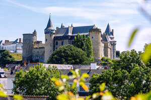 Burganlage Château de Vitré vom Aussichtspunkt Tertres Noirs, Vitré, Ille-et-Vilaine, Bretagne, Frankreich