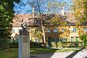 Fuggerei, Jakob-Fugger-Denkmal, Augsburg, Schwaben, Bayern, Deutschland