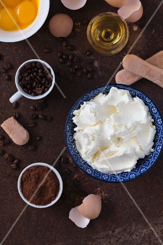 Ingredients for tiramisu (seen from above)