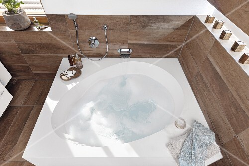 Bubbles In A Droplet Shaped Bath Set White Mineral Cast Block Bubbles In A Droplet Shaped Bath Set White Mineral Cast Block With