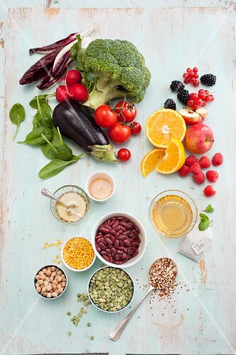 Obst & Gemüse für die Low-Carb-Küche – Bilder kaufen ... Obst & Gemüse für die Low-Carb-Küche – Bilder kaufen ...