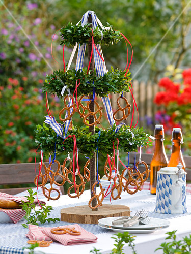 30+ Maibaum Für Den Garten, Auch heute noch steht der maibaum für