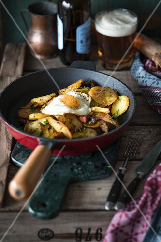 Tyrolean gröstl (leftovers) in a pan