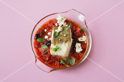 Cod fillet in an olive and tomato sauce (keto cuisine)
