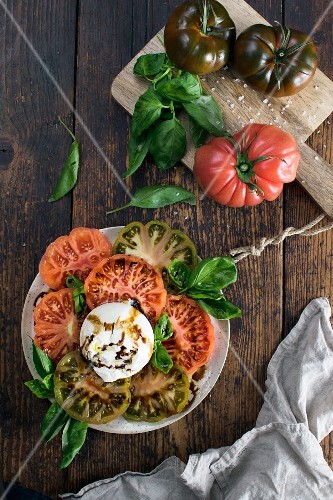 Tomato Burrata Salad