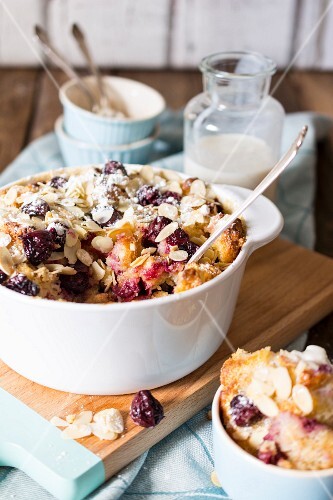 Kirschmichel (cherry pudding) with almond flakes