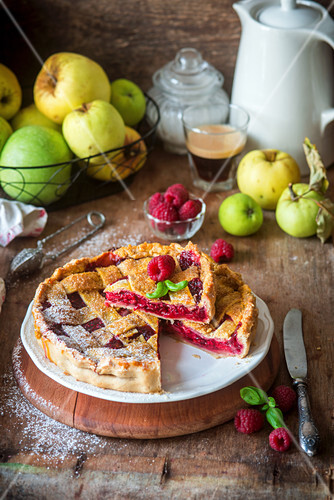 Himbeer Apfelkuchen Mit Teiggitter Bilder Kaufen 12417994