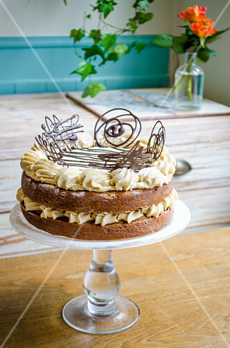 A Buttercream Cake With Filigree License Images Stockfood